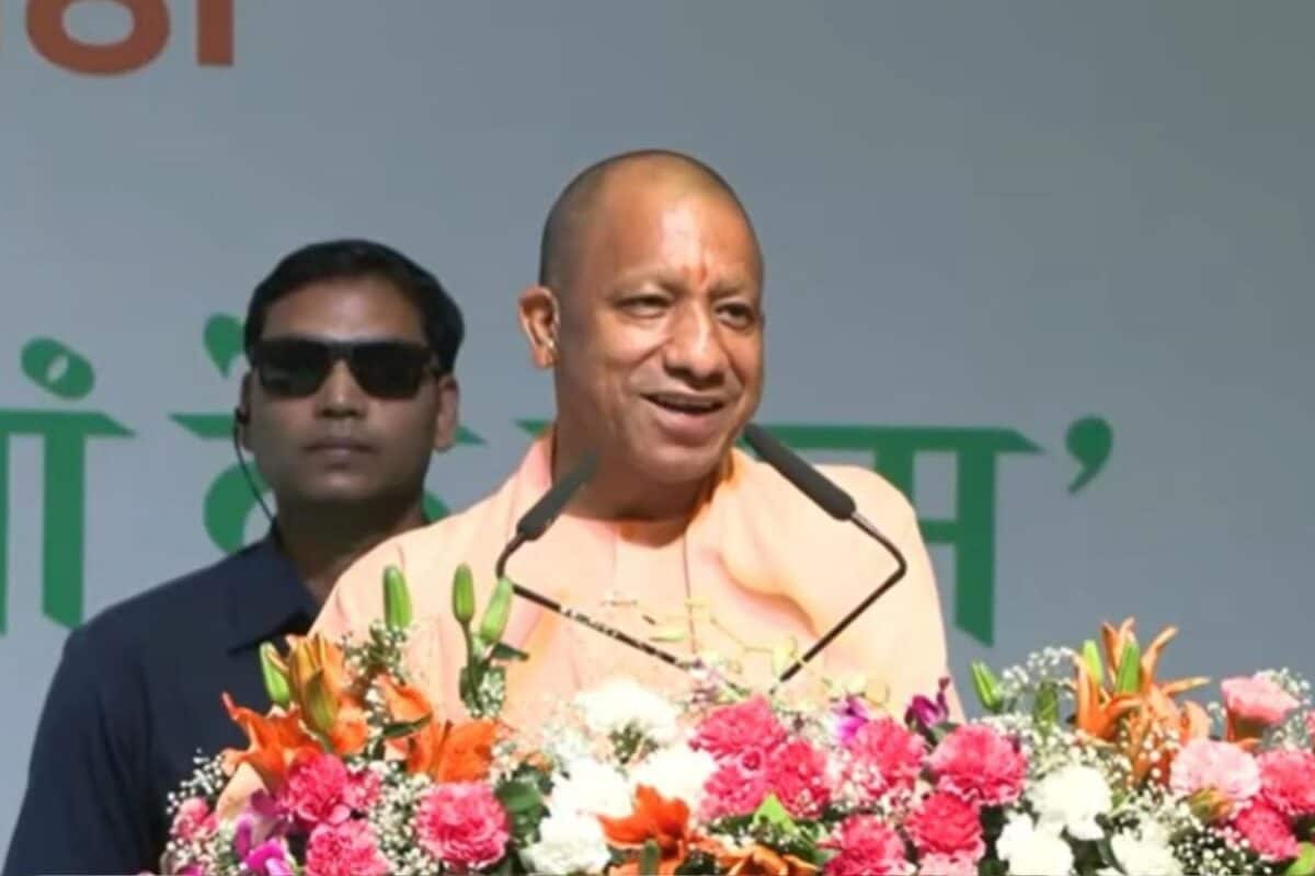 UP पुलिस भर्ती परीक्षा के लिए योगी सरकार का बड़ा ऐलान, अभ्यर्थियों को बस किराये में मिलेगी 50% की छूट