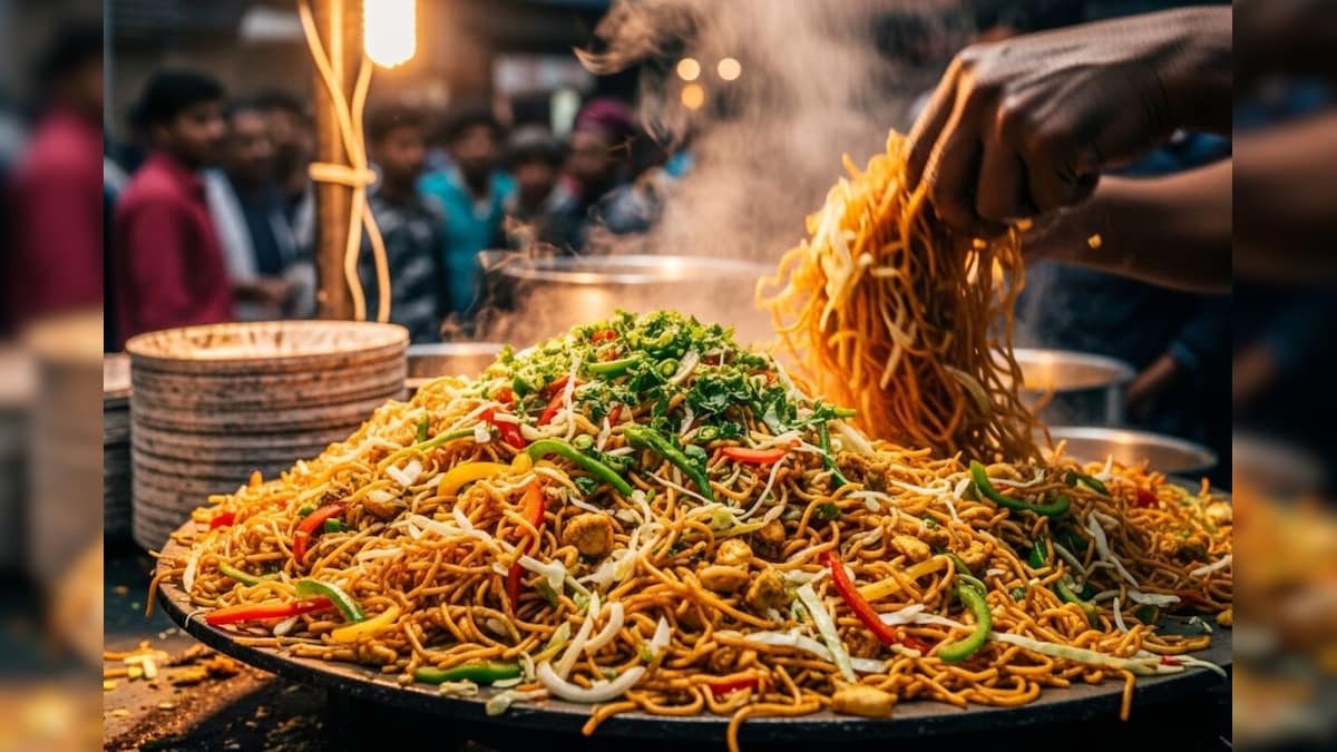 घर की रसोई में बनाएं चटपटी स्ट्रीट स्टाइल चाऊमीन, जानें सबसे आसान वाली रेसिपी