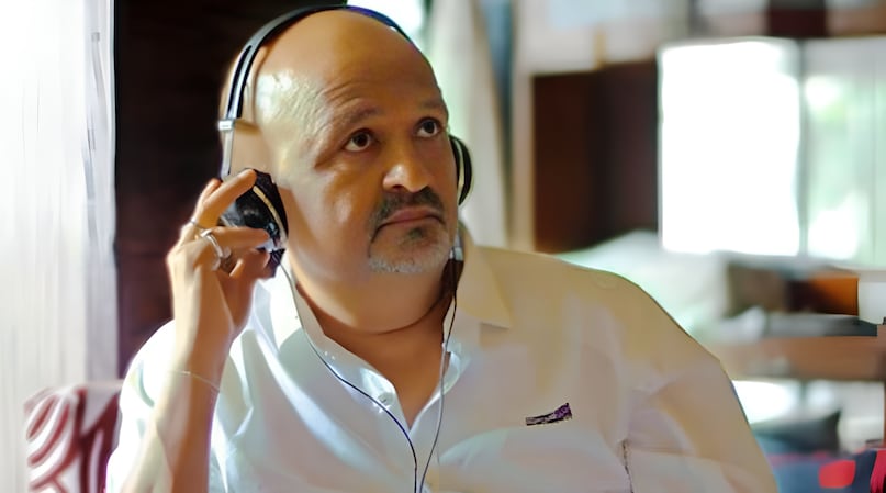 Sameer Anjaan, Sameer Anjaan incomplete love story, Sameer Anjaan hit Songs, Sameer Anjaan told story of his 17 years of incomplete love to his wife on suhagraat, Sameer Anjaan wife Anita Pandey, समीर अंजान, समीर अंजान की अधूरी प्रेम कहानी, समीर अंजान के हिट गाने, समीर अंजान ने सुहागरात पर अपनी पत्नी को सुनाई अपने 17 साल के अधूरे प्यार की कहानी, समीर अंजान की पत्नी अनीता पांडे