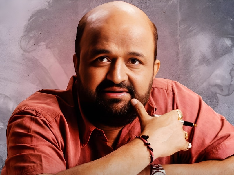 Sameer Anjaan, Sameer Anjaan incomplete love story, Sameer Anjaan hit Songs, Sameer Anjaan told story of his 17 years of incomplete love to his wife on suhagraat, Sameer Anjaan wife Anita Pandey, समीर अंजान, समीर अंजान की अधूरी प्रेम कहानी, समीर अंजान के हिट गाने, समीर अंजान ने सुहागरात पर अपनी पत्नी को सुनाई अपने 17 साल के अधूरे प्यार की कहानी, समीर अंजान की पत्नी अनीता पांडे
