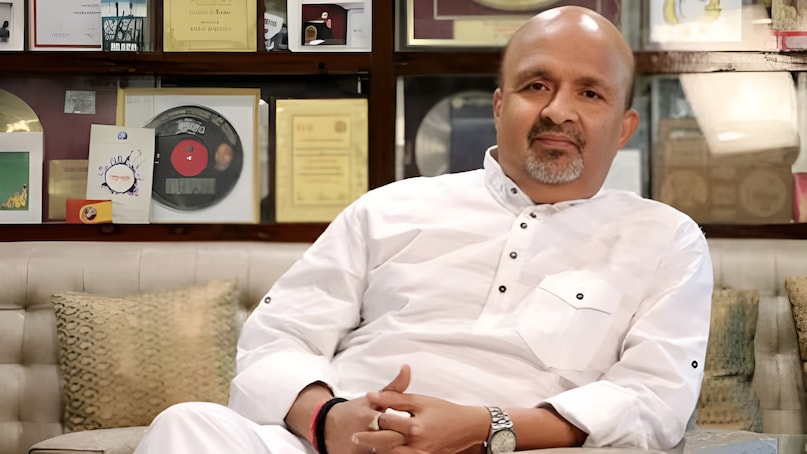 Sameer Anjaan, Sameer Anjaan incomplete love story, Sameer Anjaan hit Songs, Sameer Anjaan told story of his 17 years of incomplete love to his wife on suhagraat, Sameer Anjaan wife Anita Pandey, समीर अंजान, समीर अंजान की अधूरी प्रेम कहानी, समीर अंजान के हिट गाने, समीर अंजान ने सुहागरात पर अपनी पत्नी को सुनाई अपने 17 साल के अधूरे प्यार की कहानी, समीर अंजान की पत्नी अनीता पांडे