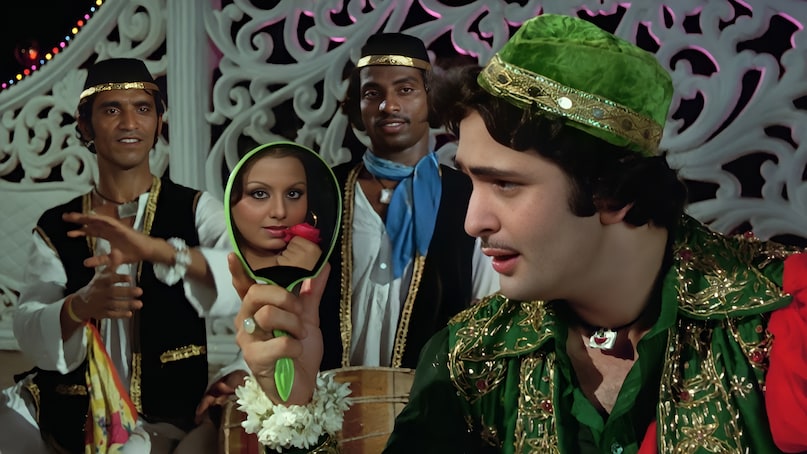 amar akbar anthony, amar akbar anthony News, manmohan desai Films, how amar akbar anthony made, manmohan desai got from painful news of newspaper, amar akbar Anthony budget and collection, amar akbar anthony Songs, amar akbar anthony story, amar akbar Anthony stars, Mega blockbuster of 1977, amar akbar Anthony hit or flop, अमर अकबर एंथनी, अमर अकबर एंथनी समाचार, मनमोहन देसाई की फिल्में, अमर अकबर एंथनी कैसे बने, अखबार की दर्दनाक खबरों से मनमोहन देसाई को क्या मिला, अमर अकबर एंथनी का बजट और कलेक्शन, अमर अकबर एंथनी के गाने, अमर अकबर एंथनी की कहानी, अमर अकबर एंथनी के सितारे, 1977 की मेगा ब्लॉकबस्टर, अमर अकबर एंथनी हिट या फ्लॉप amar akbar anthony, amar akbar anthony News, manmohan desai Films, how amar akbar anthony made, manmohan desai got from painful news of newspaper, amar akbar Anthony budget and collection, amar akbar anthony Songs, amar akbar anthony story, amar akbar Anthony stars, Mega blockbuster of 1977, amar akbar Anthony hit or flop, अमर अकबर एंथनी, अमर अकबर एंथनी समाचार, मनमोहन देसाई की फिल्में, अमर अकबर एंथनी कैसे बने, अखबार की दर्दनाक खबरों से मनमोहन देसाई को क्या मिला, अमर अकबर एंथनी का बजट और कलेक्शन, अमर अकबर एंथनी के गाने, अमर अकबर एंथनी की कहानी, अमर अकबर एंथनी के सितारे, 1977 की मेगा ब्लॉकबस्टर, अमर अकबर एंथनी हिट या फ्लॉप