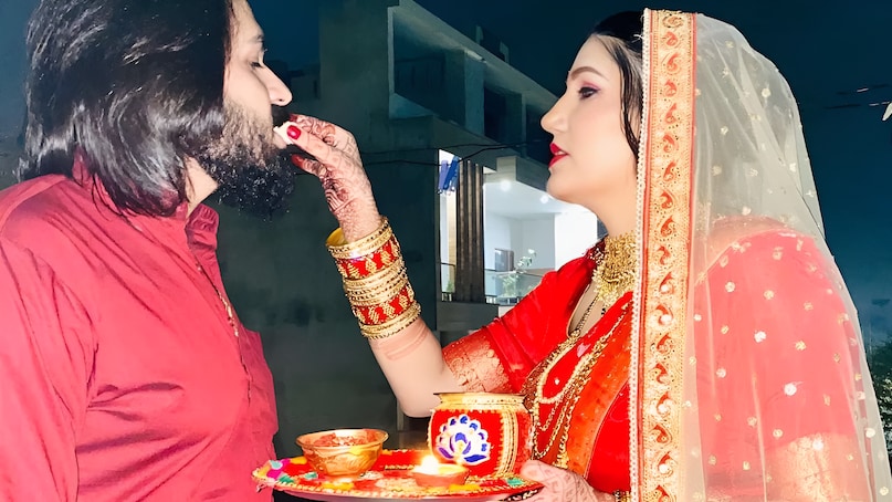 Sapna Choudhary, Sapna Choudhary husband Veer Sahu, Who is Sapna Choudhary husband Veer Sahu, Sapna Choudhary claims domestic violence against husband veer sahu, Sapna Choudhary and veer sahu love story, Sapna Choudhary and veer sahu Secret wedding, सपना चौधरी, सपना चौधरी के पति वीर साहू, सपना चौधरी के पति वीर साहू कौन हैं, सपना चौधरी ने पति वीर साहू पर घरेलू हिंसा का दावा किया, सपना चौधरी और वीर साहू की प्रेम कहानी, सपना चौधरी और वीर साहू की गुप्त शादी