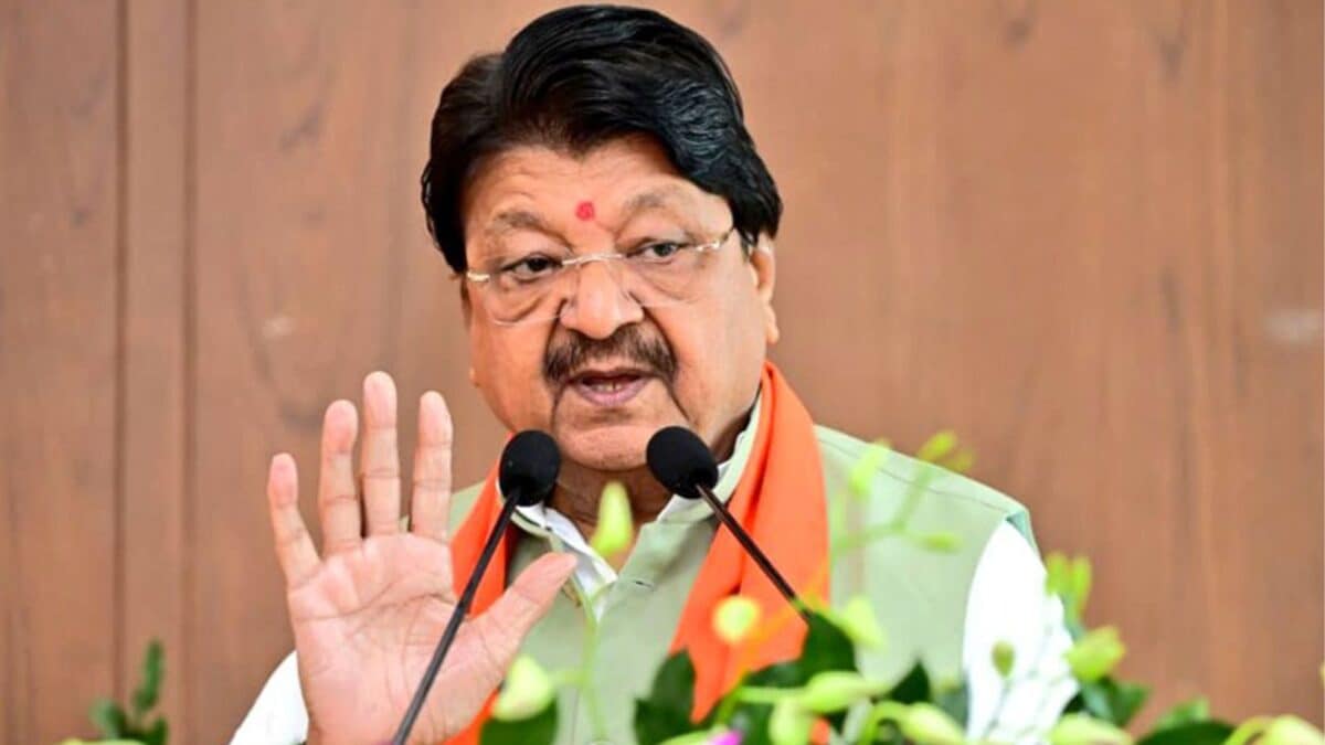 कांग्रेस छोड़कर BJP में एंट्री की फिराक में बैठे राकेश सिंह यादव के साथ  खेला? विजयवर्गीय के इस बयान से हड़कंप