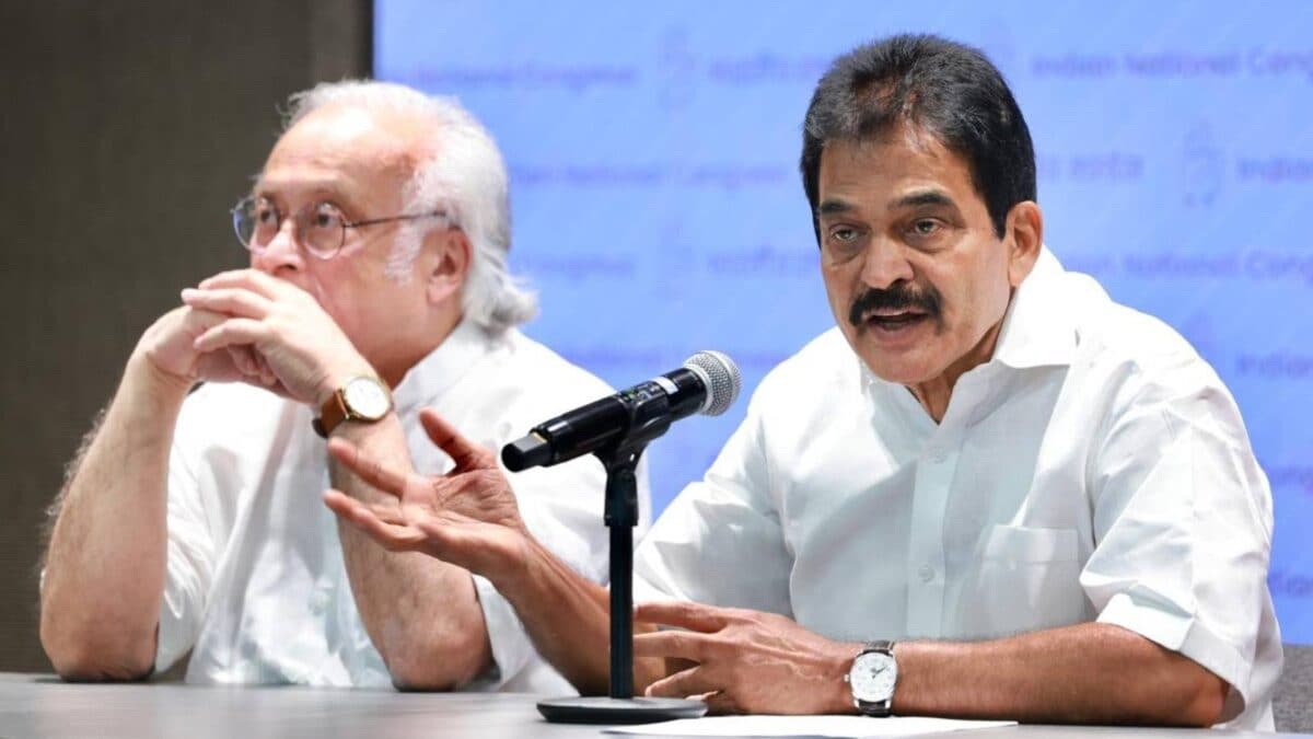 Congress TMC Merger Latest Update। पहले वोट चोरी, अब सीट चोरी… केंद्र सरकार पर बरसे वेणुगोपाल; बंगाल में TMC संग विलय पर भी तोड़ी चुप्पी Congress TMC Merger Latest Update। पहले वोट चोरी, अब सीट चोरी… केंद्र सरकार पर बरसे वेणुगोपाल; बंगाल में TMC संग विलय पर भी तोड़ी चुप्पी