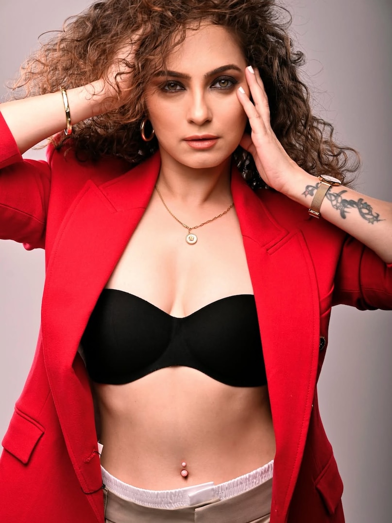 lovina tandon, lovina tandon casting couch, lovina tandon jodha akbar, jodha akbar lovina tandon, लवीना टंडन, रुकैया बेगम