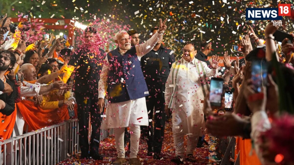 पीएम मोदी के 12 साल: जनधन से आयुष्मान तक… वो 12 योजनाएं जिसने बदल दी भारत की तस्वीर पीएम मोदी के 12 साल: जनधन से आयुष्मान तक… वो 12 योजनाएं जिसने बदल दी भारत की तस्वीर