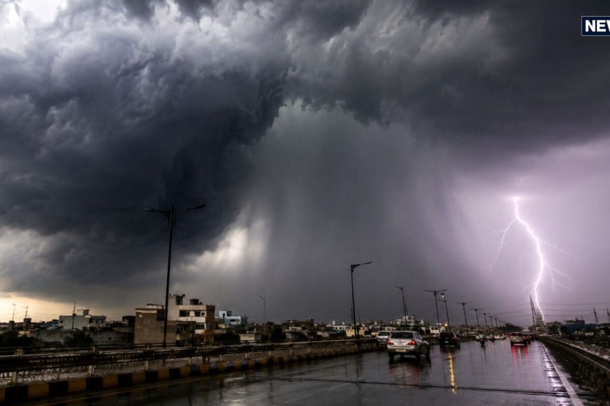 UP Kal Ka Mausam: महीने के साथ बदलेगा मौसम का रूप, 69 जगह आएगा तूफान और कड़केगी बिजली, बरसेंगे झमाझम बदरा