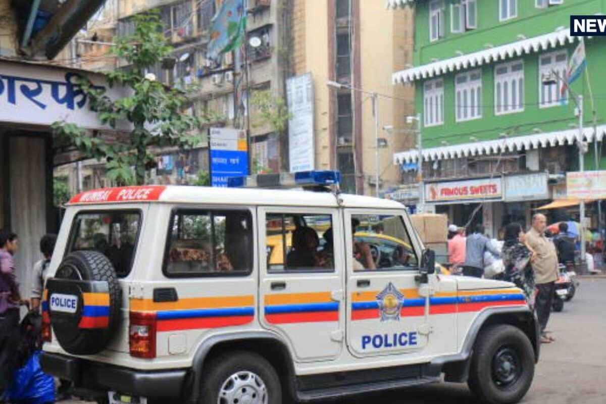 न वर्दी न जॉबतब भी उठाते रहे 65 करोड़ की सैलरी! मुंबई पुलिस को 10 फेक पुलिसकर्मियों ने लगाया चूना