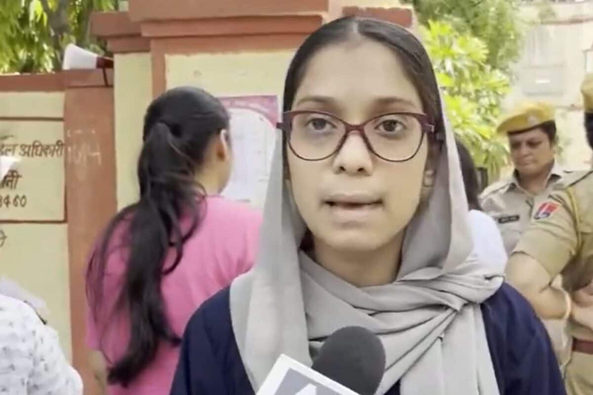 मैम ने आकर कहा- बुर्का खोलना पड़ेगा अजमेर में NEET सेंटर के बाहर एक छात्रा का अनोखा विरोध छोड़ दी परीक्षा