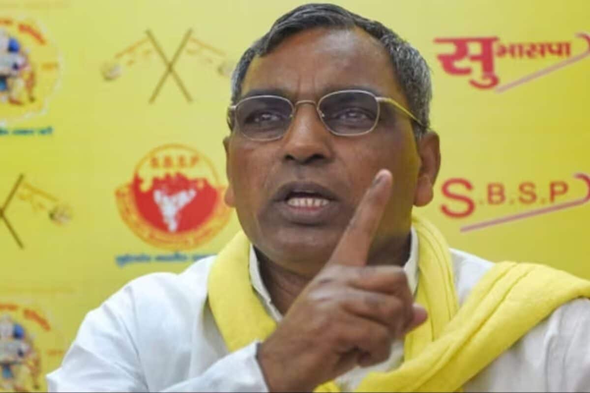 ओपी राजभर ने अखिलेश यादव को बताया भारतीय राजनीति का 'राजाबाबू', कहा- सपा प्रमुख रूप बदलने में माहिर