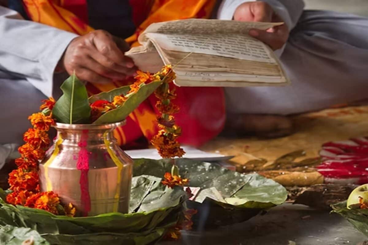 अमेरिका में कितना चार्ज करते हैं पंडित जी? दो घंटे