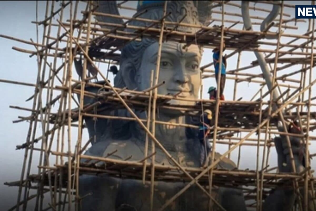बांग्‍लादेश में अब भगवान राम से वैर, मूर्ति ढहाने की धमकी से हिन्‍दुओं में दहशत, क्‍या लौट आए यूनुस वाले दिन?