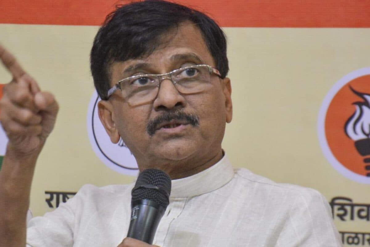 ‘मातोश्री’ में साईंबाबा मां भवानी बाला साहेब की कसम खाई थी फिर 50 करोड़ में दगा दे गए! संजय राउत का बागी सांसदों पर बड़ा आरोप