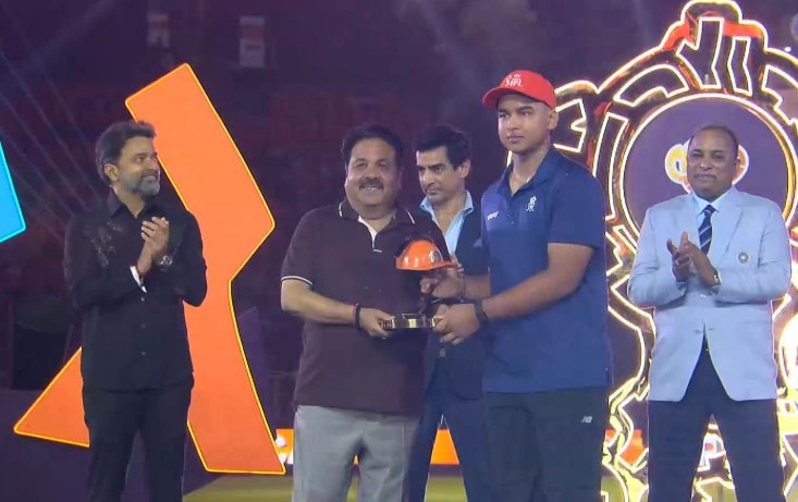 vaiabhav suryavanshi, vaiabhav suryavanshi 5 awards, Emerging Player Of The Season Vaibhav Sooryavanshi, Vaibhav Sooryavanshi Orange Cap, Vaibhav Sooryavanshi MVP Of The Tournament, vaiabhav suryavanshi won five ipl awards, वैभव सूर्यवंशी, वैभव सूर्यवंशी पांच अवॉर्ड, वैभव सूर्यवंशी पांच अवॉर्ड