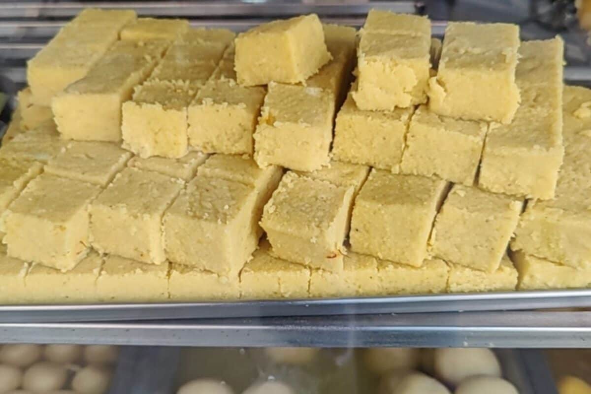 Unsafe Summer Sweets: गर्मी में किन-किन मिठाइयों को खाने से करें परहेज बिगड़ सकती है तबीयत