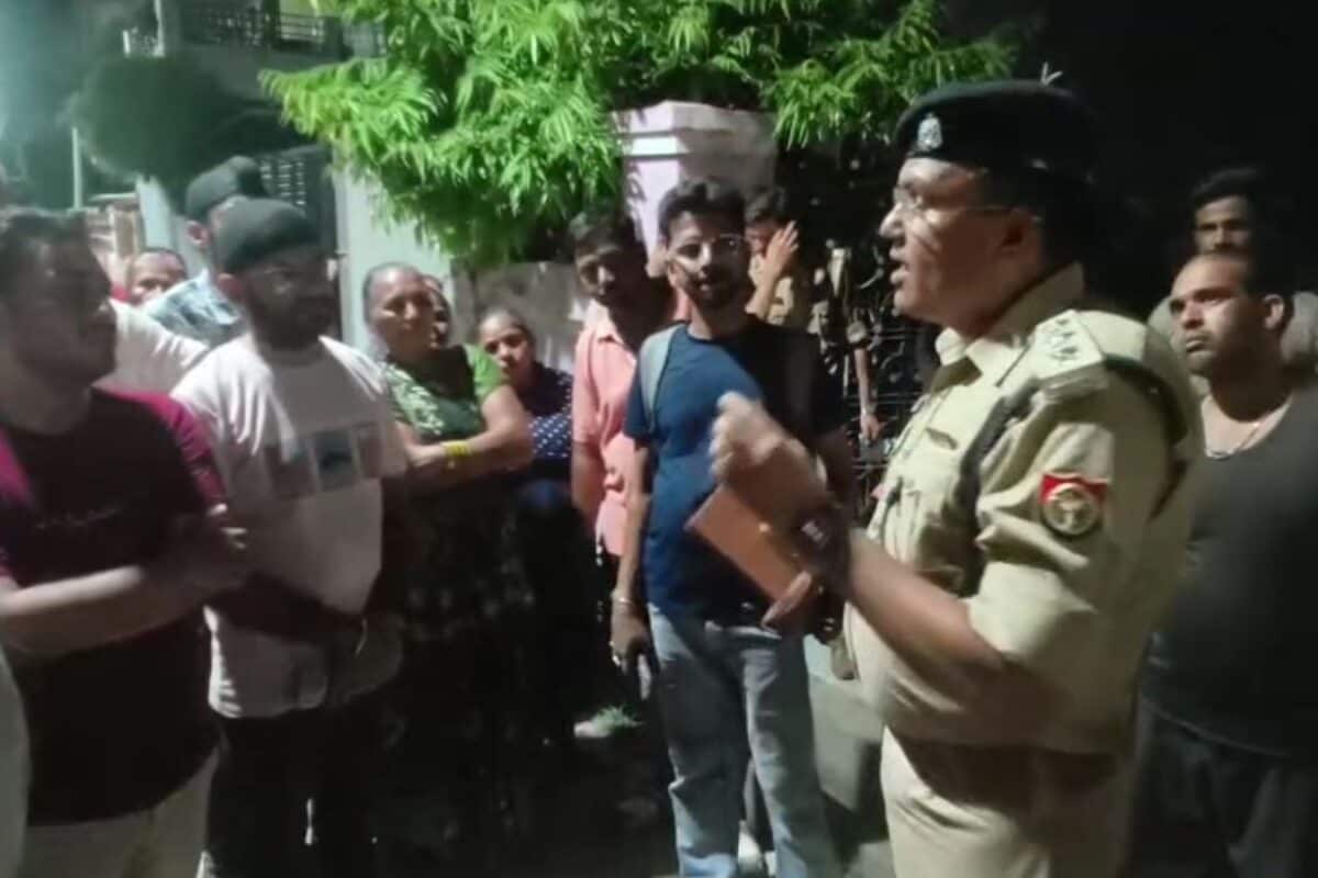 Aligarh News: AC का कंप्रेशर फटने से शख्स की मौत, घर में भरे धुएं से घुटा दम, जांच में जुटी पुलिस