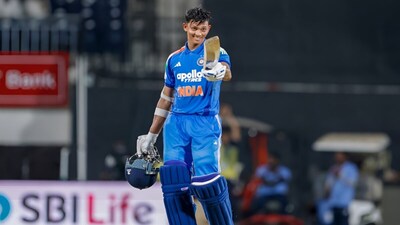 यशस्वी जायसवाल को न्यूजीलैंड दौरे के लिए चुनी गई 5 मैचों की वनडे सीरीज के लिए टीम से बाहर रखा गया है.
