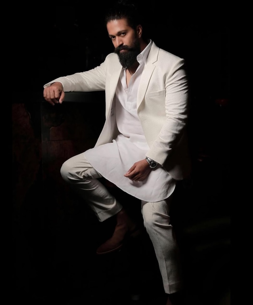 Yash, KGF Yash, Yash Ravana in Ramayana, Ranbir Kapoor Ramayana movie budget, Yash struggle story, KGF actor Yash father salary, Ramayana 4000 crore budget movie, यश, यश रामायण रावण रोल, रणबीर कपूर रामायण बजट यश लाइफ स्ट्रगल स्टोरी, केजीएफ स्टार यश रामायण, रामायण 4000 करोड़ बजट Yash, KGF Yash, Yash Ravana in Ramayana, Ranbir Kapoor Ramayana movie budget, Yash struggle story, KGF actor Yash father salary, Ramayana 4000 crore budget movie, यश, यश रामायण रावण रोल, रणबीर कपूर रामायण बजट यश लाइफ स्ट्रगल स्टोरी, केजीएफ स्टार यश रामायण, रामायण 4000 करोड़ बजट
