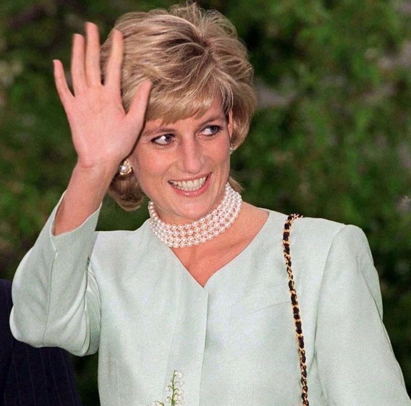 She worked ordinary jobs before joining the royal family. Before marrying then-Prince Charles, Diana held several jobs, including working as a nanny, kindergarten assistant and nursery teacher in London. She became the first royal bride to hold a paid job before marrying the heir to the British throne. She worked ordinary jobs before joining the royal family. Before marrying then-Prince Charles, Diana held several jobs, including working as a nanny, kindergarten assistant and nursery teacher in London. She became the first royal bride to hold a paid job before marrying the heir to the British throne.