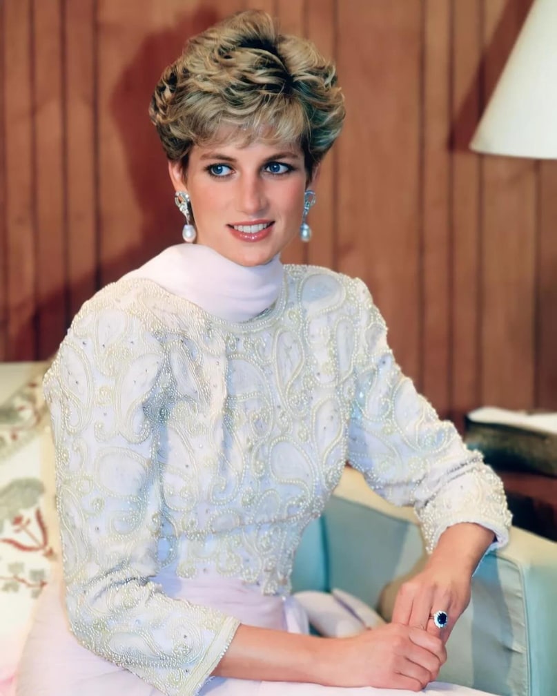 She chose her own engagement ring. Unlike most royal engagement rings, which are made to order, Diana chose her famous 12-carat ruby and diamond ring from the Garrard jewelery catalogue. Today, Catherine, Princess of Wales, wears the famous ring. She chose her own engagement ring. Unlike most royal engagement rings, which are made to order, Diana chose her famous 12-carat ruby and diamond ring from the Garrard jewelery catalogue. Today, Catherine, Princess of Wales, wears the famous ring.