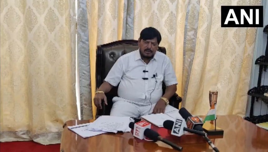 गांव-गांव पूछती दादी राहुल गांधी कब करेंगे शादी कविता सुना रामदास आठवले ने पूछा- कैसे बनेंगे PM