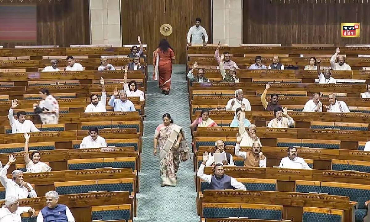 10 साल की जेल ₹1 करोड़ तक जुर्माना! पेपर लीक पर सरकार का मास्टरस्ट्रोक! बिल की कॉपी आई सामने