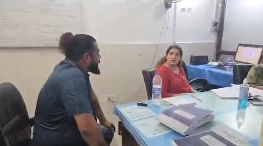 जम्मू GMC अस्पताल में CMO और युवा राजपूत सभा प्रधान में तीखी नोकझोंक सोशल मीडिया पर वीडियो वायरल