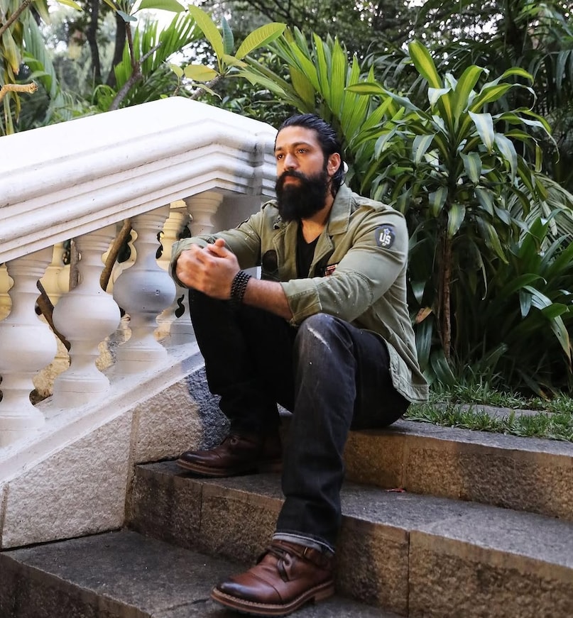 Yash, KGF Yash, Yash Ravana in Ramayana, Ranbir Kapoor Ramayana movie budget, Yash struggle story, KGF actor Yash father salary, Ramayana 4000 crore budget movie, यश, यश रामायण रावण रोल, रणबीर कपूर रामायण बजट यश लाइफ स्ट्रगल स्टोरी, केजीएफ स्टार यश रामायण, रामायण 4000 करोड़ बजट Yash, KGF Yash, Yash Ravana in Ramayana, Ranbir Kapoor Ramayana movie budget, Yash struggle story, KGF actor Yash father salary, Ramayana 4000 crore budget movie, यश, यश रामायण रावण रोल, रणबीर कपूर रामायण बजट यश लाइफ स्ट्रगल स्टोरी, केजीएफ स्टार यश रामायण, रामायण 4000 करोड़ बजट