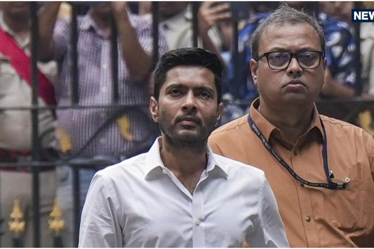 वॉयस सैंपल से बचने की कोशिश नाकाम अभिषेक बनर्जी को झटका कलकत्ता हाईकोर्ट का फास्ट-ट्रैक सुनवाई से इनकार