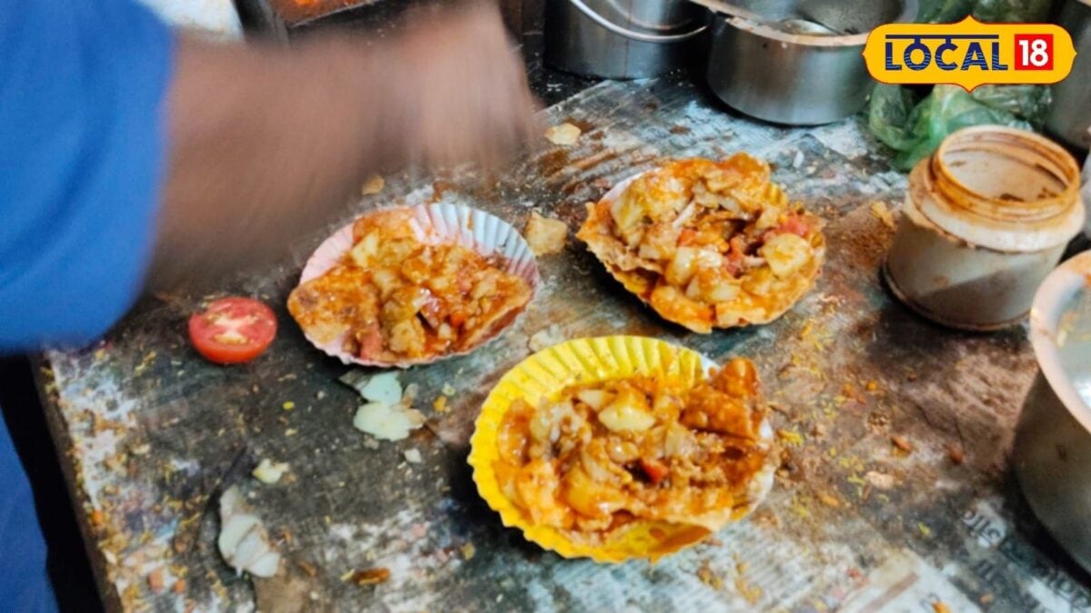 जसीडीह की खट्टी मीठी पापड़ी चाट, बाबा के दर्शन के बाद खाना मत भूलना, कीमत 40 रुपये