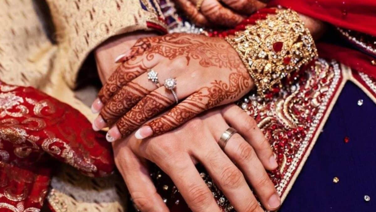झूठी पहचान से बुना जाल! होटल मालिक बनकर महिला को फंसाया, दोस्ती की आड़ में किया शोषण.. झूठी पहचान से बुना जाल! होटल मालिक बनकर महिला को फंसाया, दोस्ती की आड़ में किया शोषण..