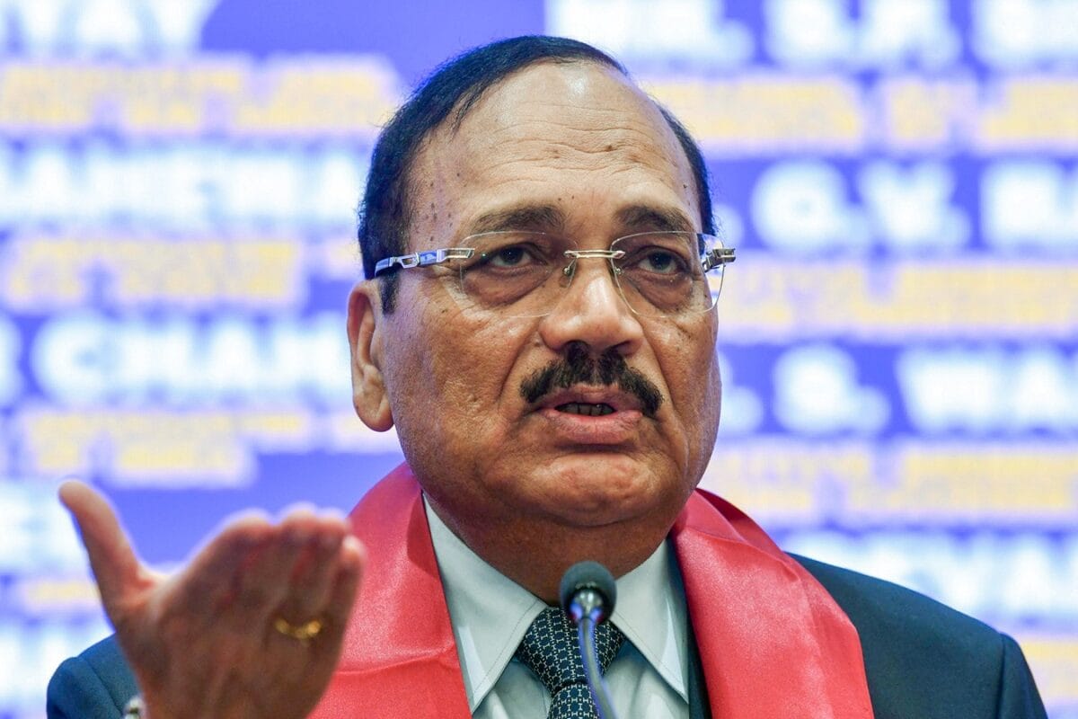 जंतर मंतर पर छात्रों पर लाठीचार्ज के मामले में चीफ जस्टिस ने लिया एक्शन सोमवार को सुप्रीम कोर्ट में सुनवाई