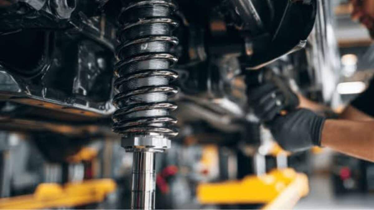 Are these 5 signals being given by the car? Get the suspension checked immediately, otherwise you will have to face big loss.