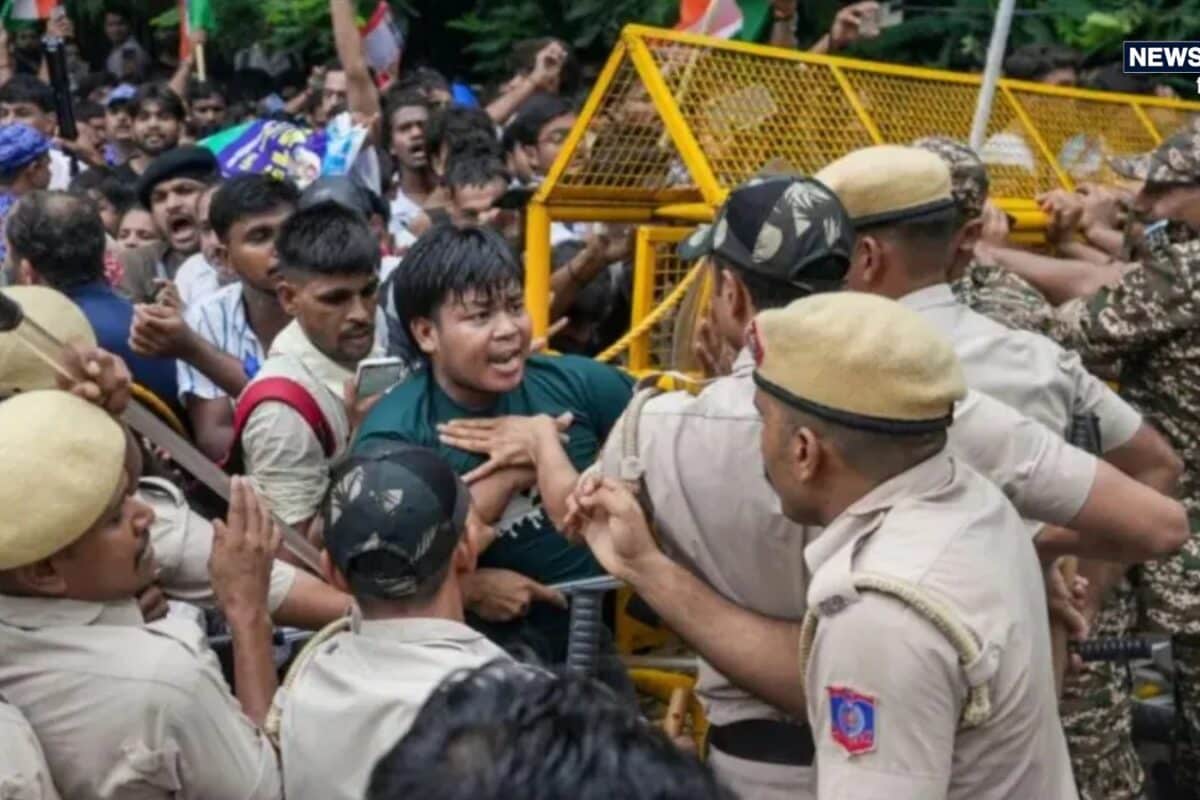 Explained: बिना परमिशन लाठीचार्ज कर सकता है सुरक्षा बल क्या है पुलिस अधिकारियों को सजा का प्रावधान