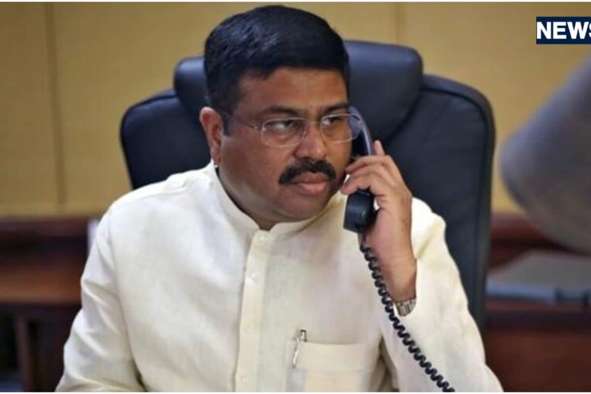 सरकार पोर्टफोलियो बदलना चाहती थी लेकिन CJP का वो दांव जिससे धर्मेंद्र प्रधान को इस्तीफा देना ही पड़ा