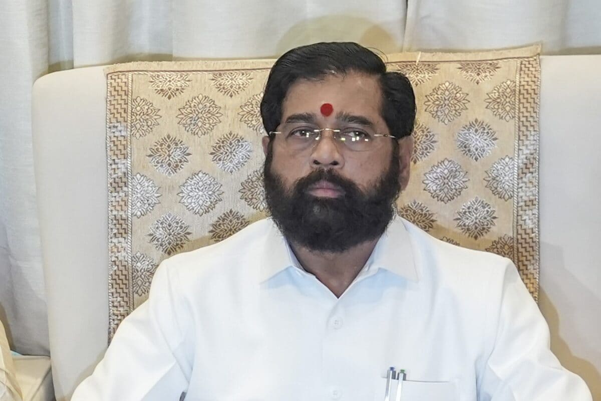 लोकतंत्र में सिर्फ बहुमत मायने रखता है वो हमारे पास है! एकनाथ शिंदे की उद्धव ठाकरे को खुली चुनौती