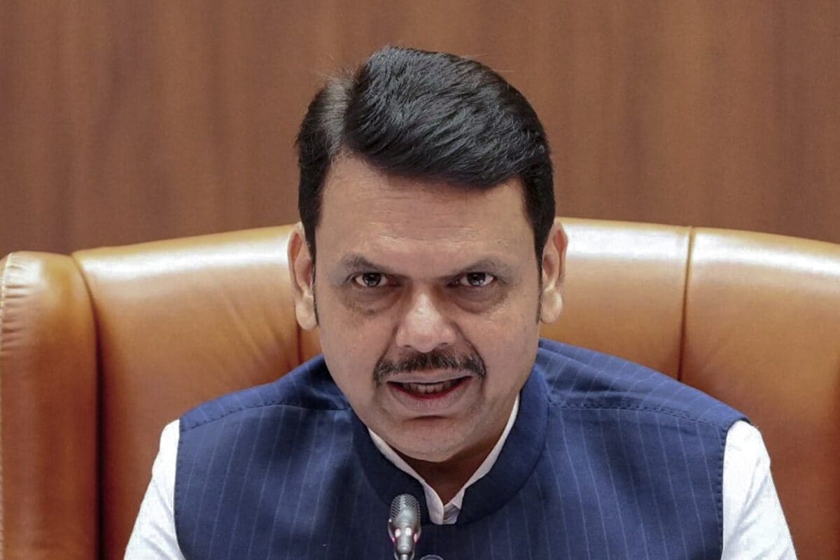 धर्मेंद्र प्रधान के इस्तीफे के बाद महाराष्ट्र सीएम देवेंद्र फडणवीस दिल्ली रवाना