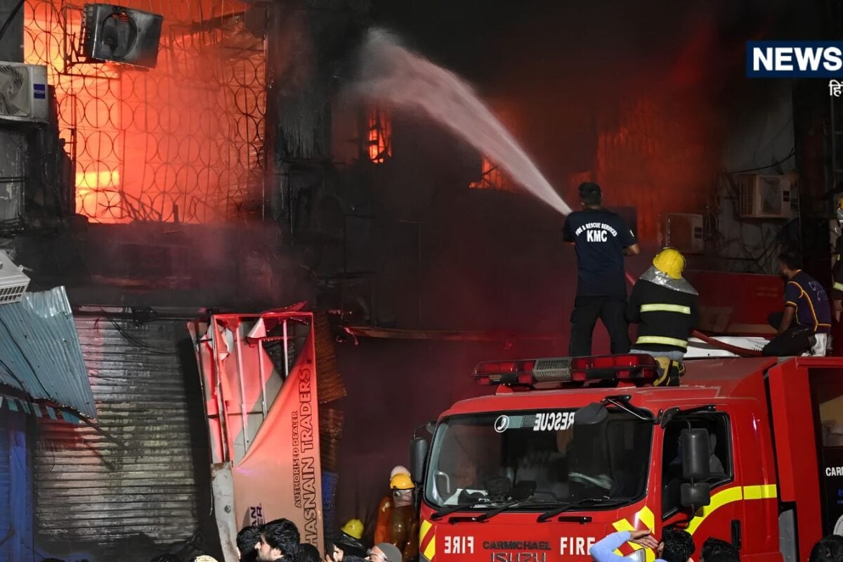 पाकिस्तान में अब 11 साल के बच्चे पर चलेगा मुकदमा, 72 की मौत, 1153 दुकानें हुईं थी जलकर खाक