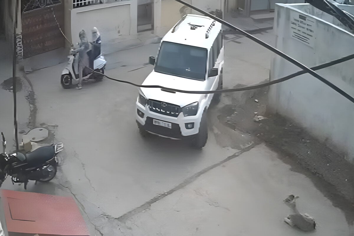 महिला मित्र को बाय-बाय करने के चक्कर में कर दिया कांड! बेटा गिरफ्तार, बाप पर भी पुलिस ने गिराई गाज
