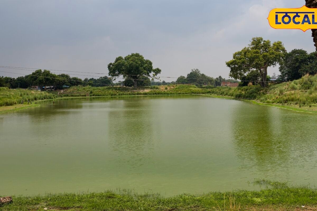 मऊ में है 52 वीघा में फैला 400 साल पुराना पोखरा कब्जा करने वाले होते हैं परेशान सूफी संत कराया था निर्माण जाने रोचक कहानी