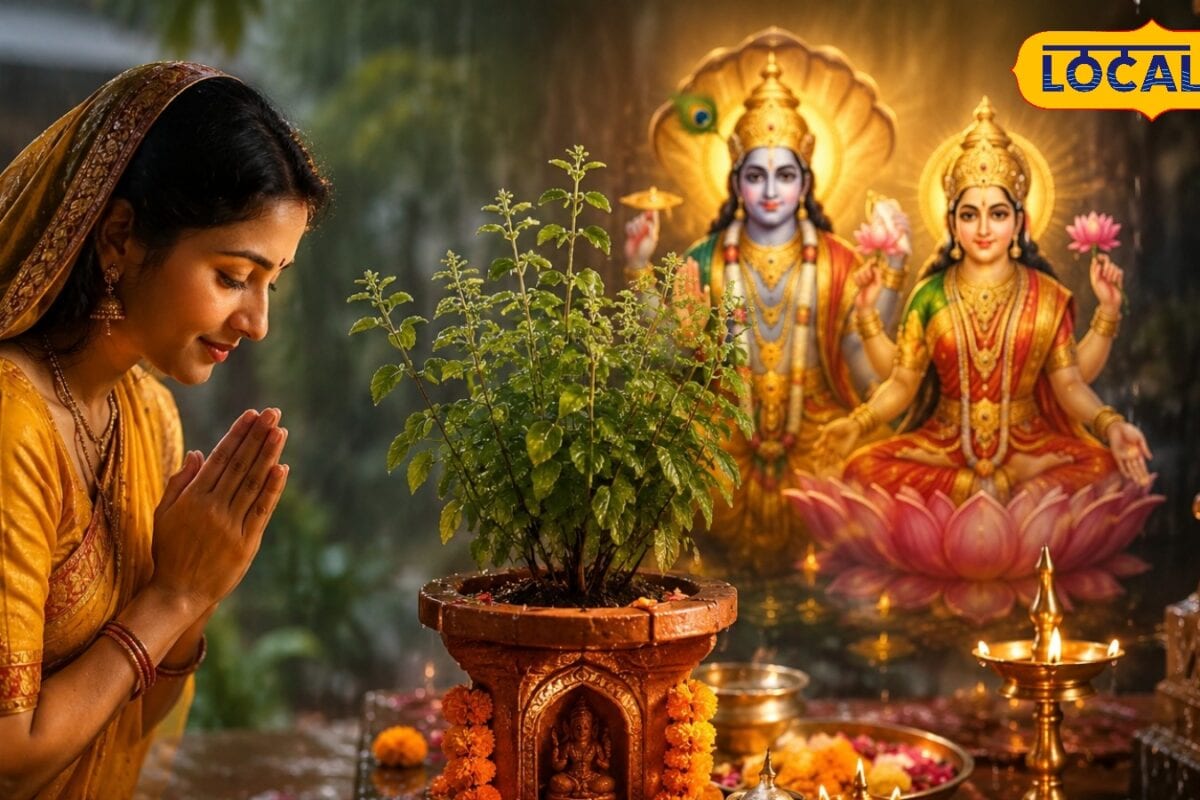 आषाढ़ मास में तुलसी पूजा से बरसेगी मां लक्ष्मी की कृपा बस भूलकर भी न तोड़े ये नियम