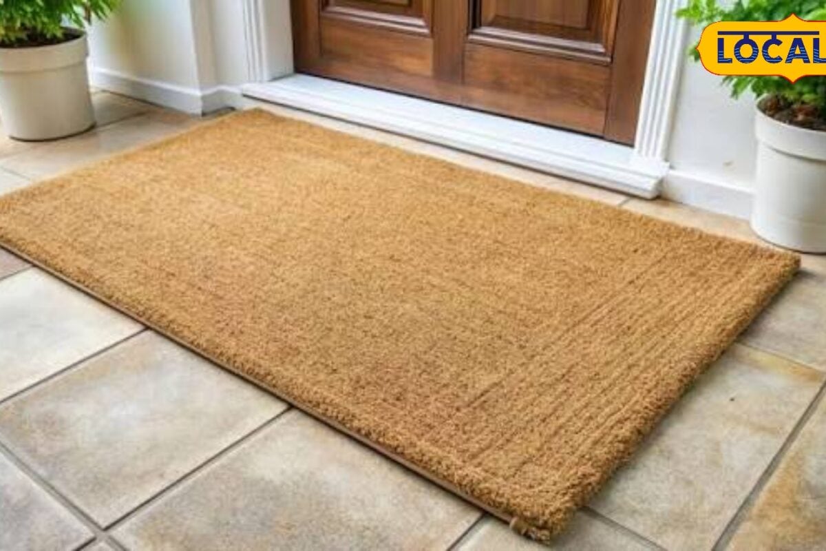 Vastu tips: मुख्य द्वार पर रखे सही रंग और जूट का पायदान घर में आती है सुख-समृद्धि सकारात्मक ऊर्जा का होता है एहसास