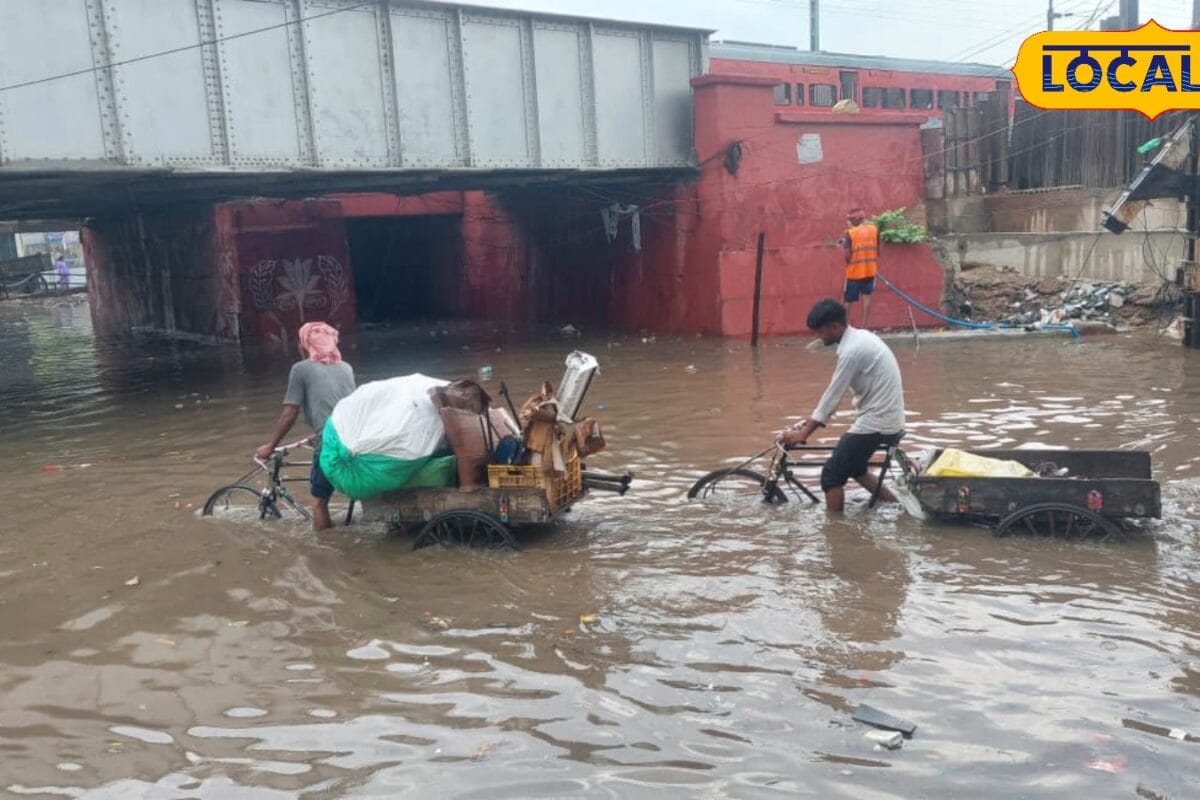 मुथरा के दर्जनो मोहल्ले डूबे ये तस्वीरें पहली बारिश में खोल रहीं स्मार्ट सिटी के दावों का पोल जन जीवन प्रभावित