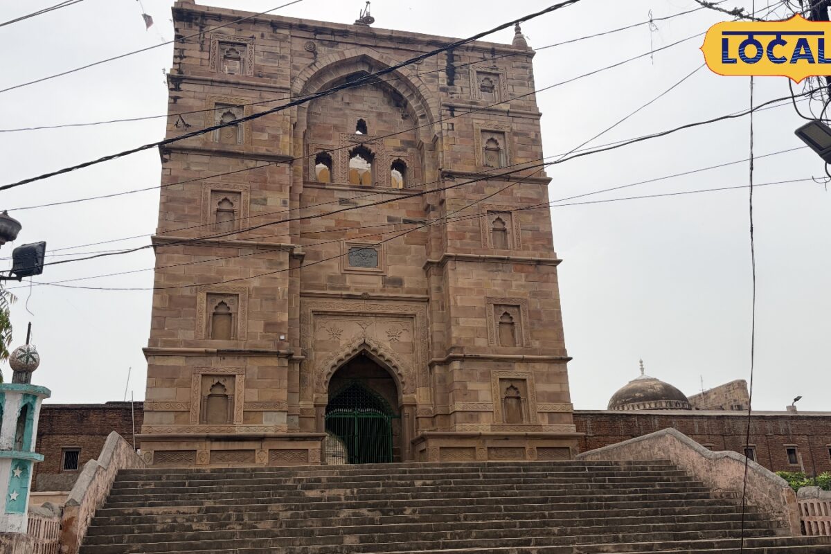 500 साल से भी ज्यादा पुराने इतिहास की गवाह है जौनपुर की जामा मस्जिद शर्की वास्तुकला की यह भव्य धरोहर आज भी करती है हैरान