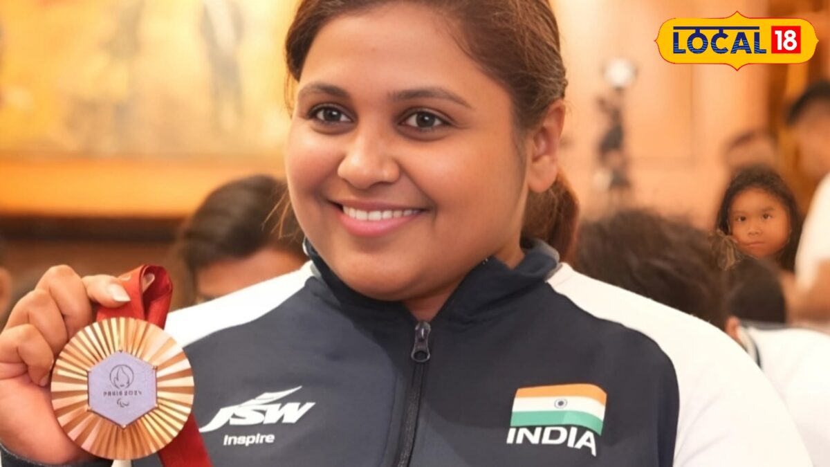 Success Story: पति की एक सलाह ने बदल दी किस्मत, सिर्फ ढाई साल की प्रैक्टिस में सीकर की मोना ने रचा नया इतिहास Success Story: पति की एक सलाह ने बदल दी किस्मत, सिर्फ ढाई साल की प्रैक्टिस में सीकर की मोना ने रचा नया इतिहास