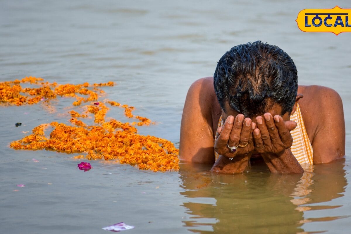 गाजीपुर में सावन शुरू होते ही गंगा की स्वच्छता पर उठे सवाल 35 में से 20 घाटों पर गिर रहा नालों का गंदा पानी ग्रामीणों ने स्थायी समाधान की मांग की