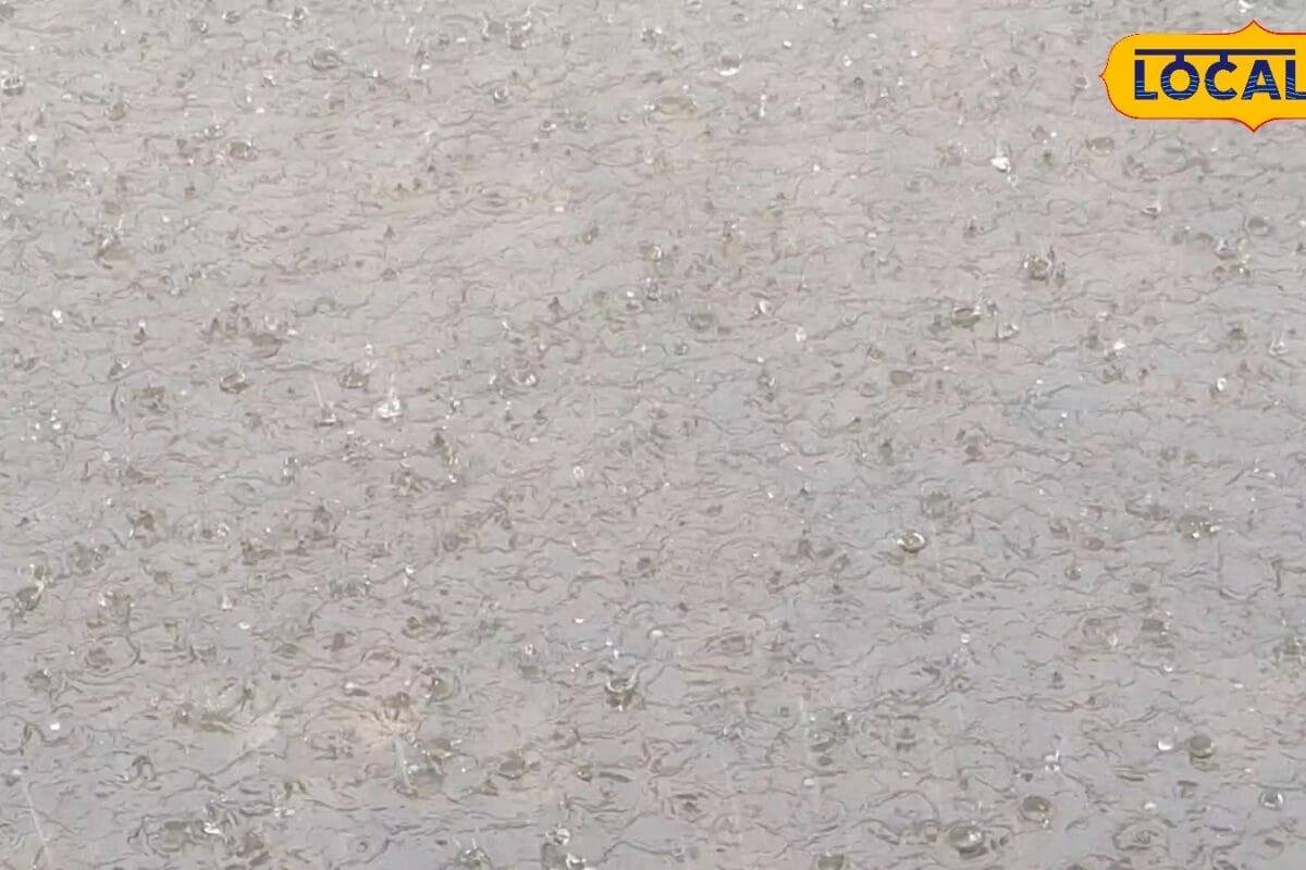 मेरठ में लगातार बारिश से शहरी इलाकों में जलभराव ग्रामीण क्षेत्रों में हो रहा जल संचय कैसे कमाल करती है गांव की माटी