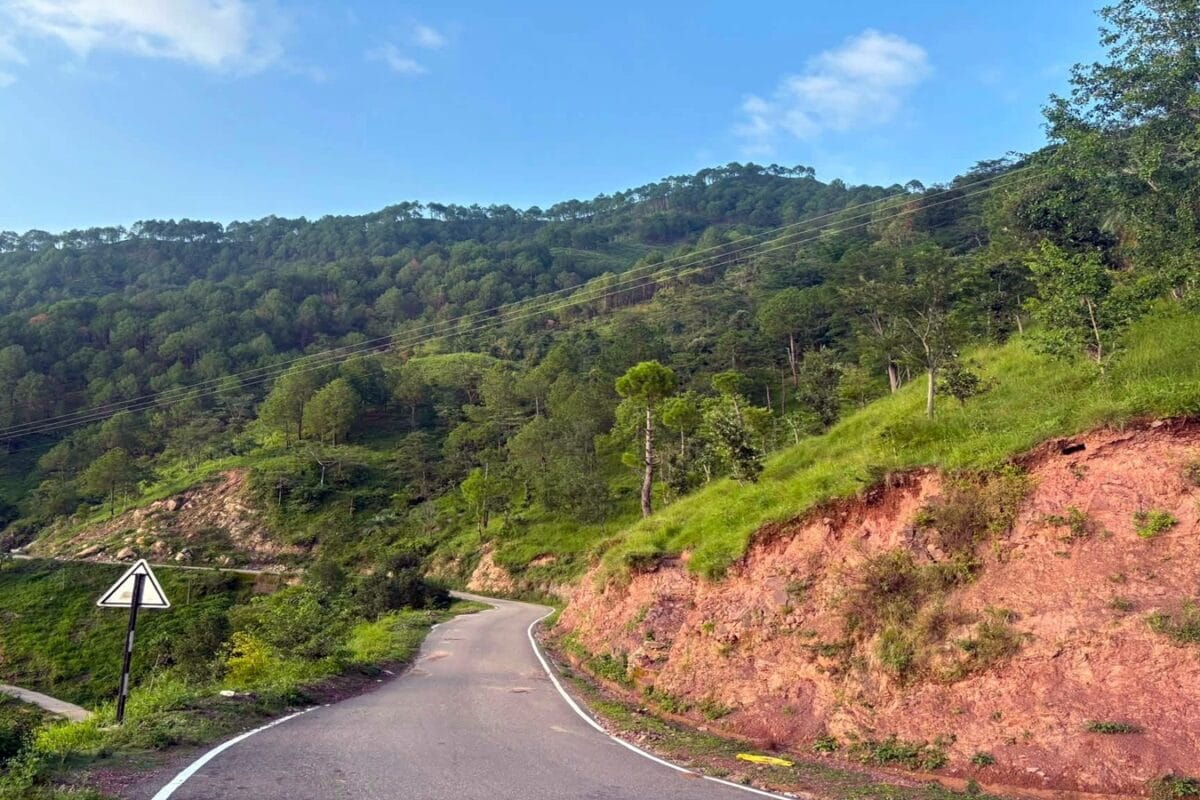 हिमाचल प्रदेश में 4 दिन से खिल रही धूप अब आया भारी से भारी बारिश का अलर्ट शिमला मंडी समेत इन 5 जिलों के लोग बेहद सतर्क रहें