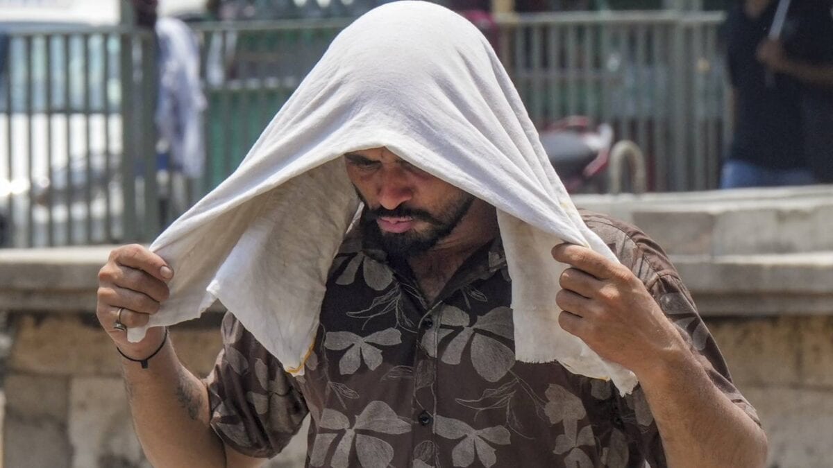 कल का मौसम, 16 जुलाई: दिल्ली-पंजाब में सूरज उगलेगा अंगारे, UP में पसीने से छूटेगा दम; IMD का भीषण उमस वाला अलर्ट कल का मौसम, 16 जुलाई: दिल्ली-पंजाब में सूरज उगलेगा अंगारे, UP में पसीने से छूटेगा दम; IMD का भीषण उमस वाला अलर्ट